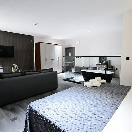 Grey Star 4*